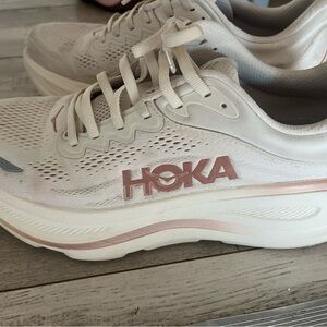 Hoka bondi 9’s